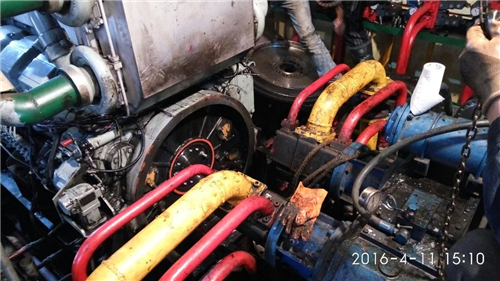 測量三菱S6R柴油發(fā)動(dòng)機氣缸頭下表面的變形