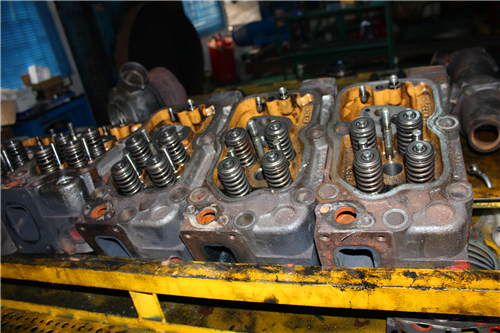 三菱R16柴油發(fā)動(dòng)機氣缸蓋