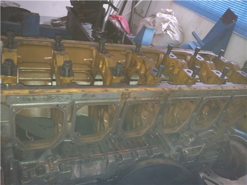 三菱R16柴油發(fā)動(dòng)機缸機體總成