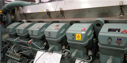 安裝三菱S12柴油發(fā)動(dòng)機曲軸、主軸承瓦