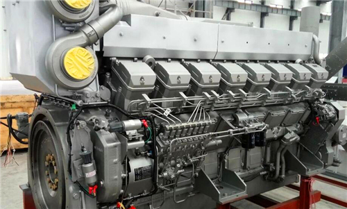 三菱R16柴油發(fā)動(dòng)機氣缸頭、進(jìn)排氣閥門(mén)機構的解體、檢修