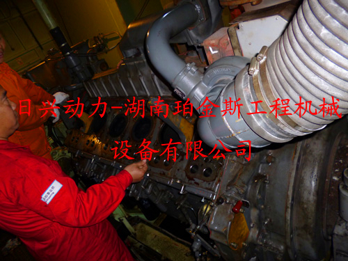 三菱R16柴油發(fā)動(dòng)機缸套、活塞、連桿的解體、檢修
