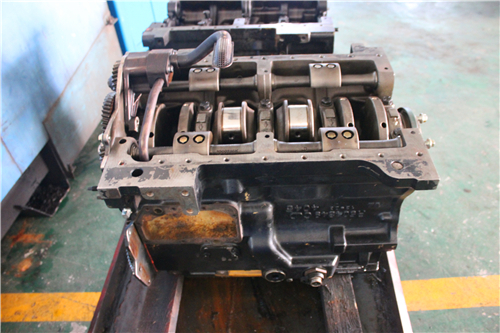 John Deere約翰迪爾強鹿柴油發(fā)動(dòng)機搖臂總成的裝配