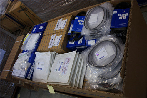 專(zhuān)業(yè)的山貓Bobcat伸縮臂T255635100351335714014040170叉裝車(chē)Perkins柴油機維修配件服務(wù)